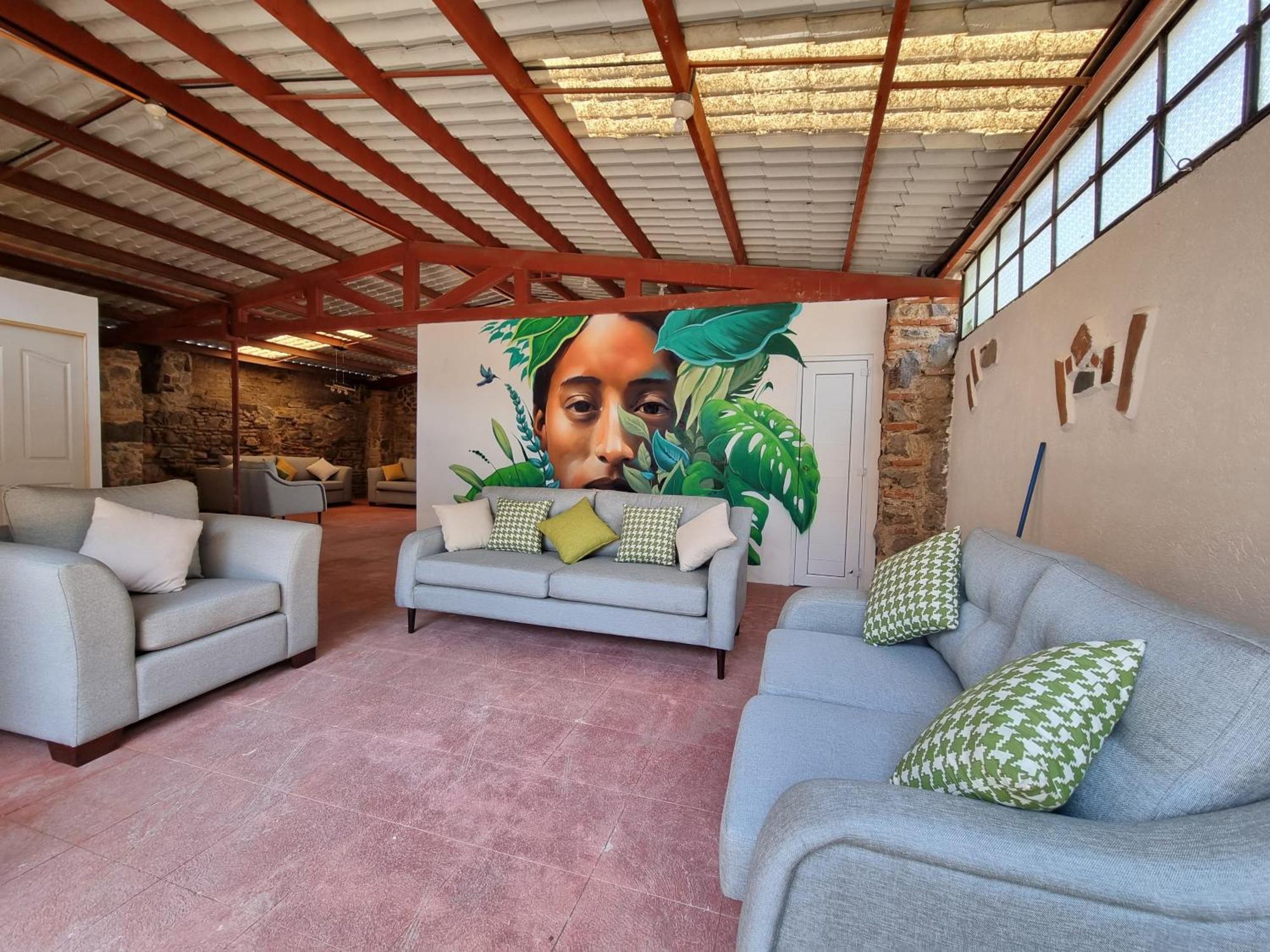 Central Hostel San Sebastian Антигуа-Гватемала Экстерьер фото